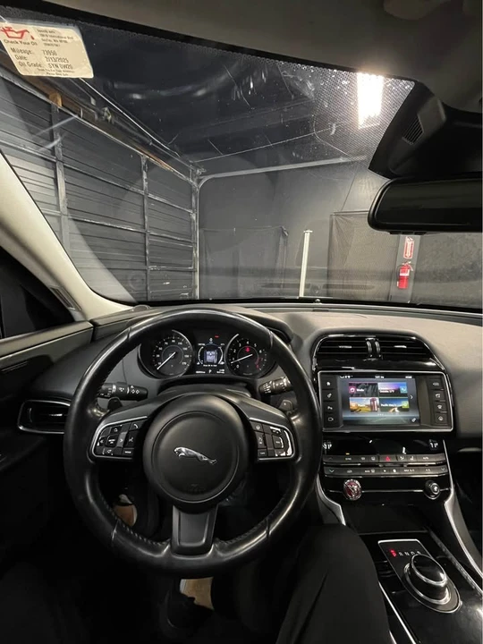 2016 Jaguar XE - Image 8 of 15