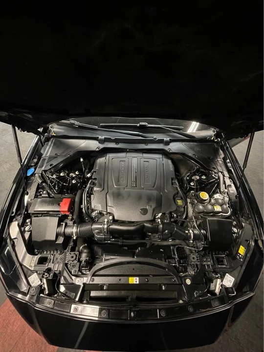 2016 Jaguar XE - Image 15 of 15