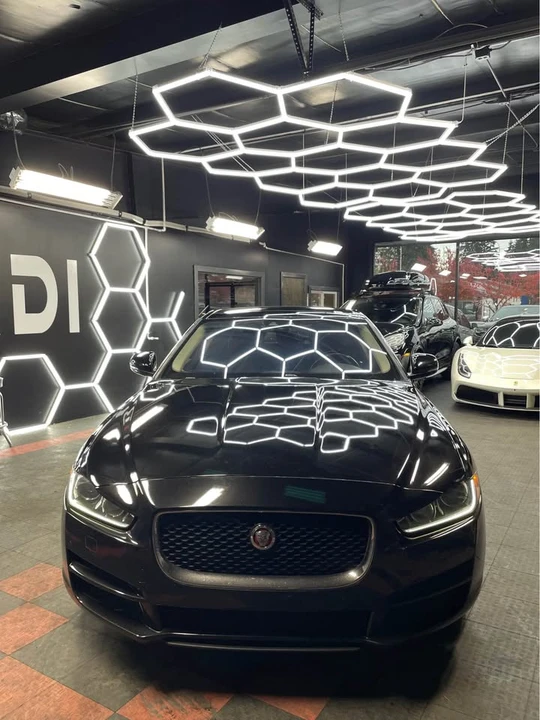 2016 Jaguar XE - Image 2 of 15