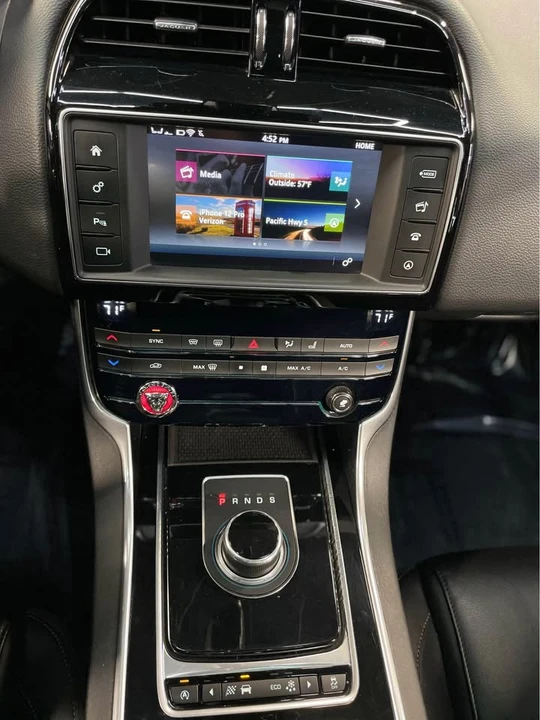2016 Jaguar XE - Image 12 of 15