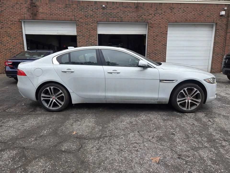 2016 Jaguar XE - Image 7 of 20