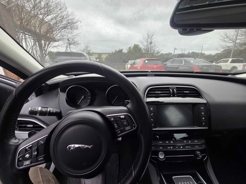 2016 Jaguar XE - Image 11 of 20