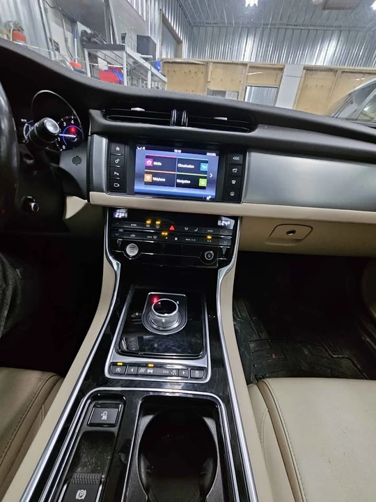 2016 Jaguar X260 XF - Image 9 of 11