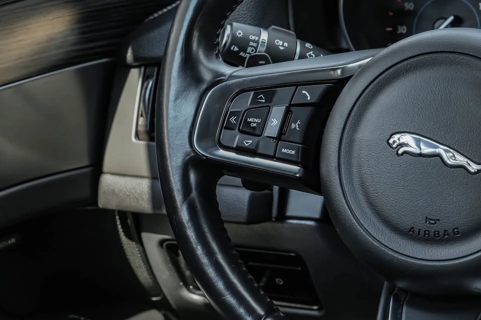 2016 Jaguar X260 XF - Image 13 of 19