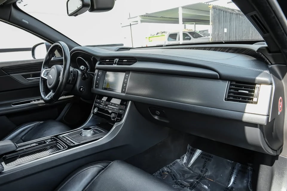 2016 Jaguar X260 XF - Image 10 of 19