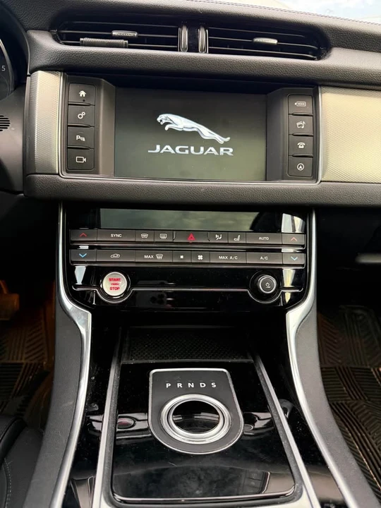2016 Jaguar X260 XF - Image 7 of 8