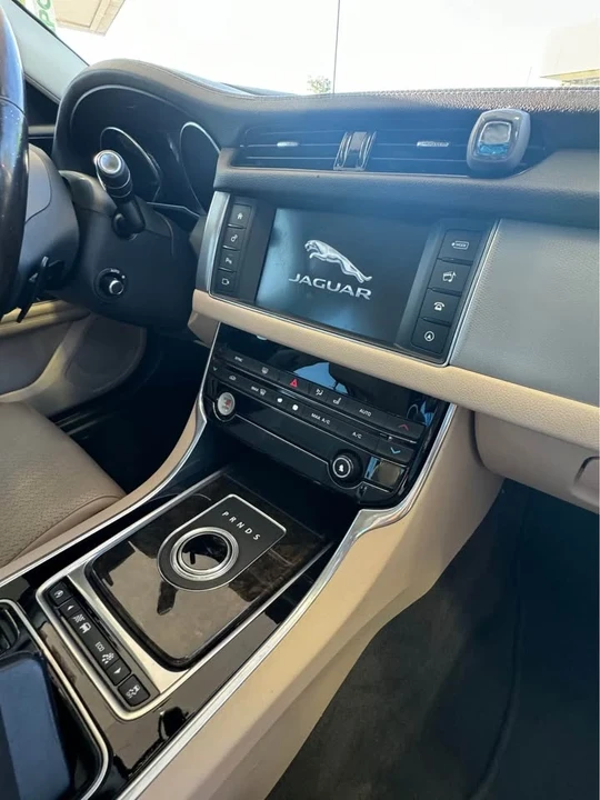 2016 Jaguar X260 XF - Image 2 of 12