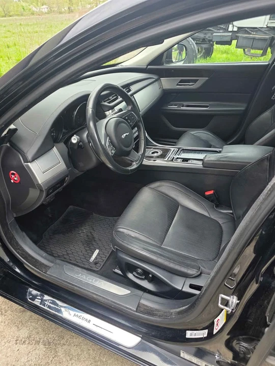 2016 Jaguar X260 XF - Image 9 of 10