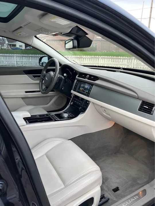 2016 Jaguar X260 XF - Image 11 of 17