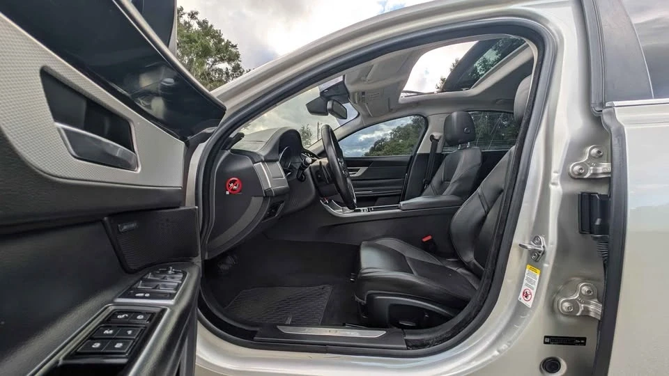 2016 Jaguar X260 XF - Image 14 of 20