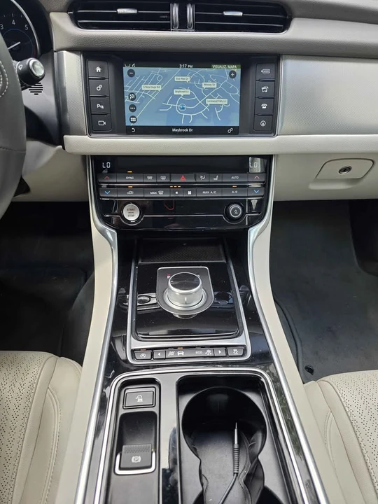 2016 Jaguar X260 XF - Image 15 of 17