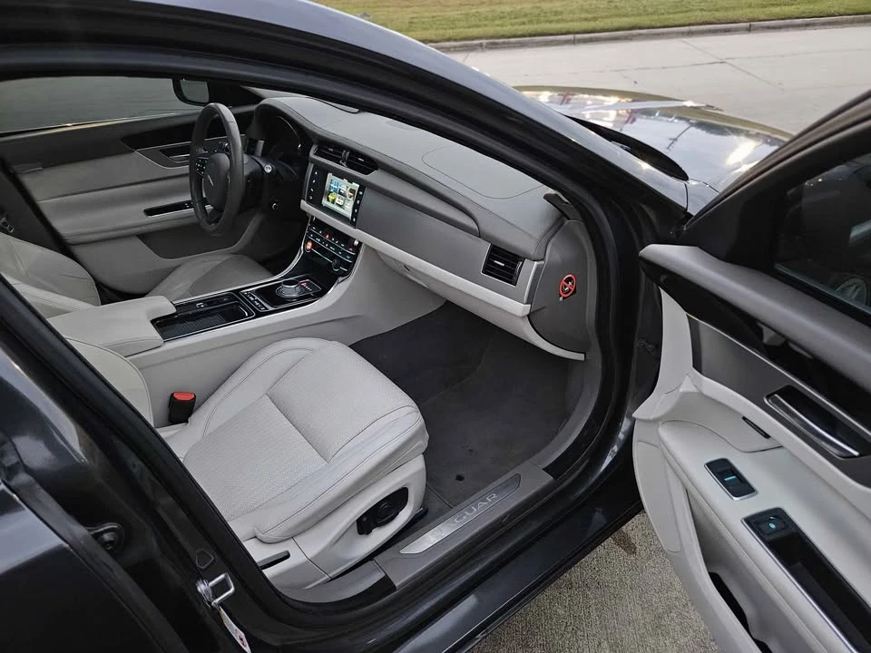 2016 Jaguar X260 XF - Image 9 of 12