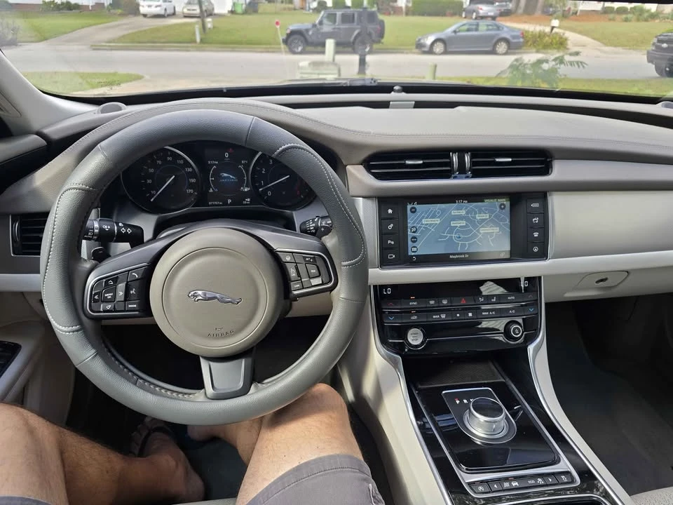 2016 Jaguar X260 XF - Image 17 of 17