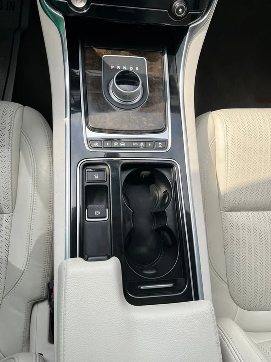2016 Jaguar X260 XF - Image 15 of 20