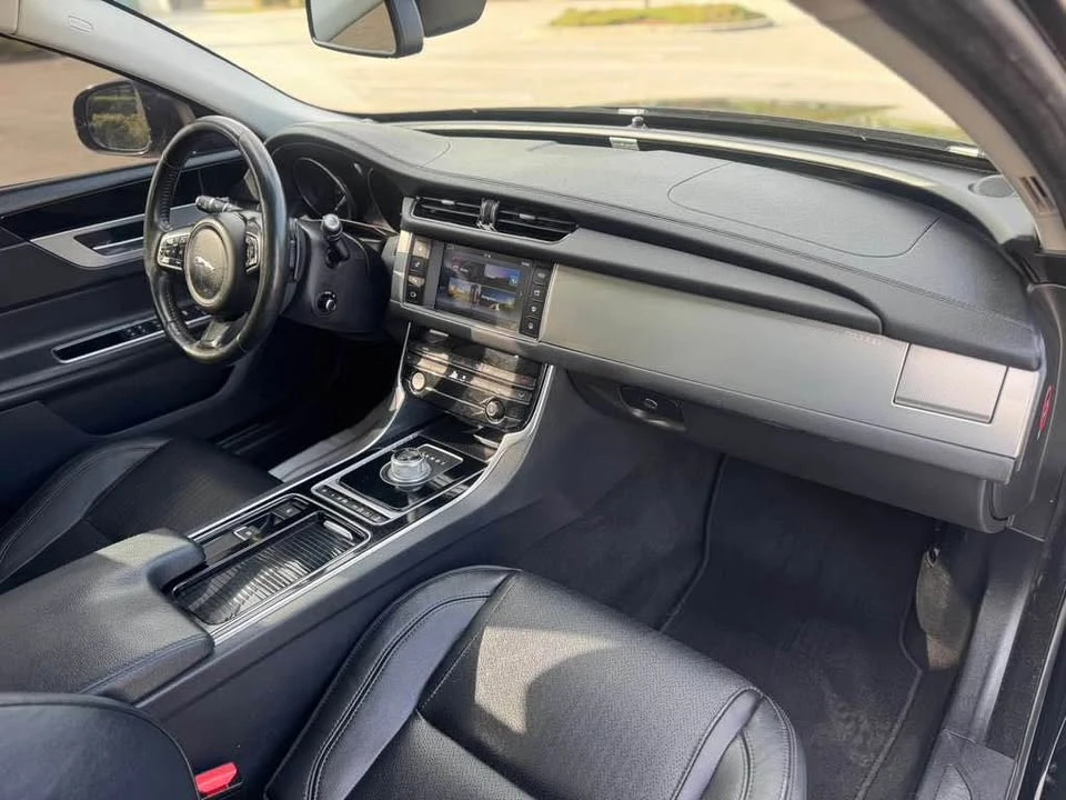 2016 Jaguar X260 XF - Image 13 of 18