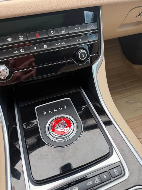 2016 Jaguar X260 XF - Image 17 of 20