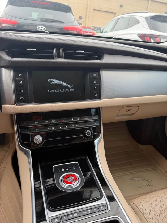 2016 Jaguar X260 XF - Image 16 of 20