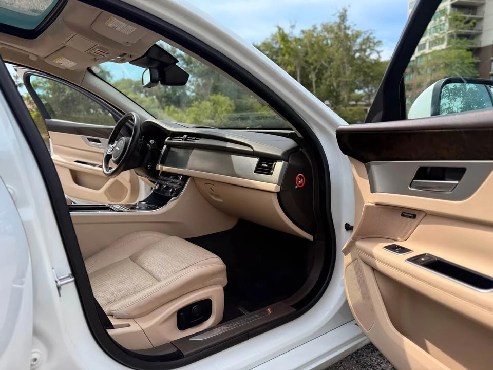 2016 Jaguar X260 XF - Image 11 of 20