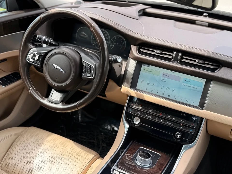 2016 Jaguar X260 XF - Image 14 of 20