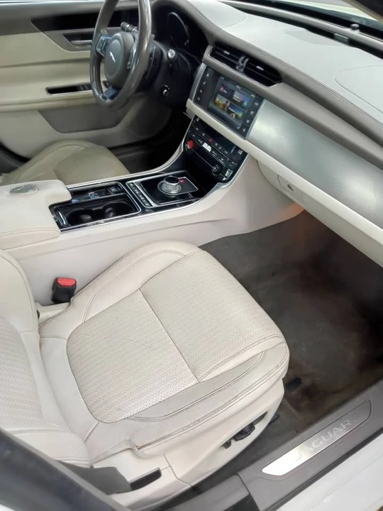2016 Jaguar X260 XF - Image 11 of 15