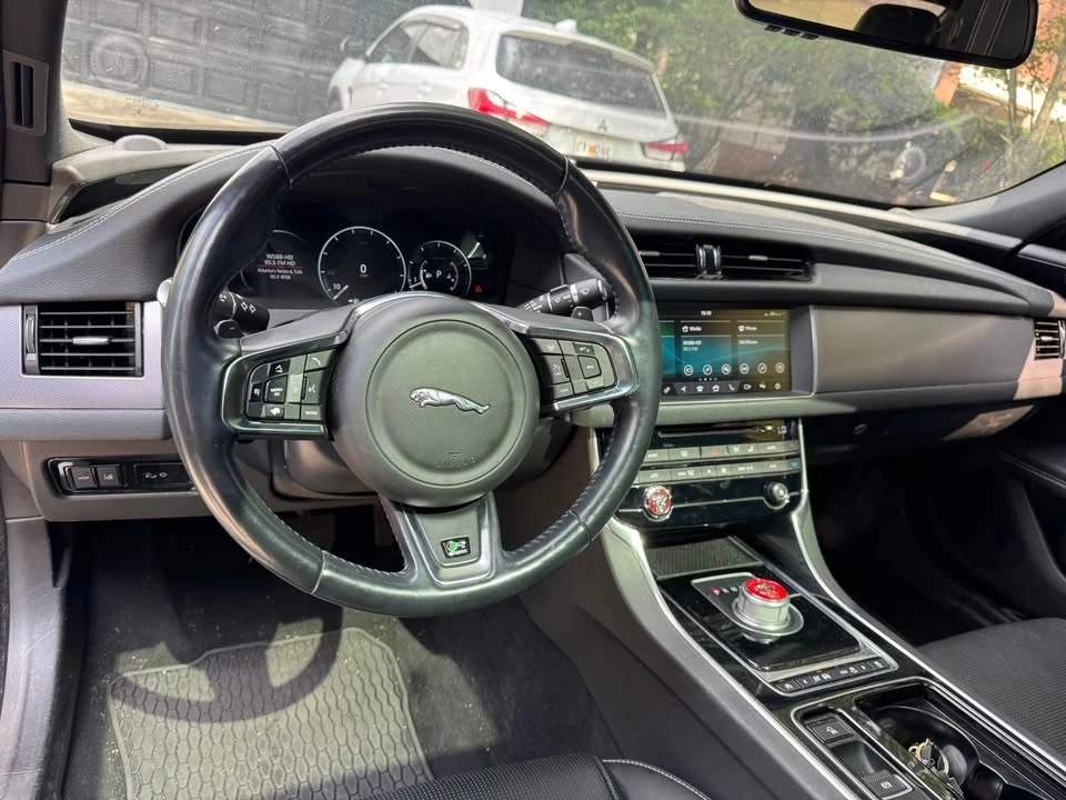 2016 Jaguar X260 XF - Image 14 of 20