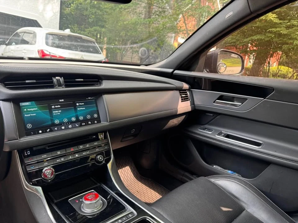 2016 Jaguar X260 XF - Image 12 of 20