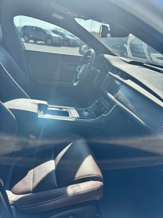 2016 Jaguar X260 XF - Image 5 of 11