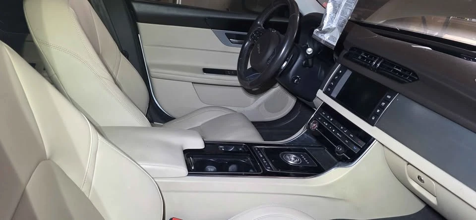 2016 Jaguar X260 XF - Image 3 of 3