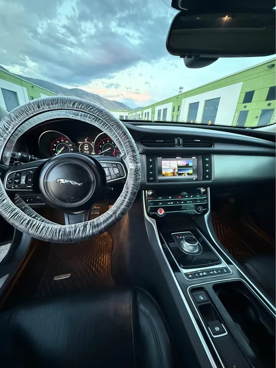 2016 Jaguar X260 XF - Image 11 of 17