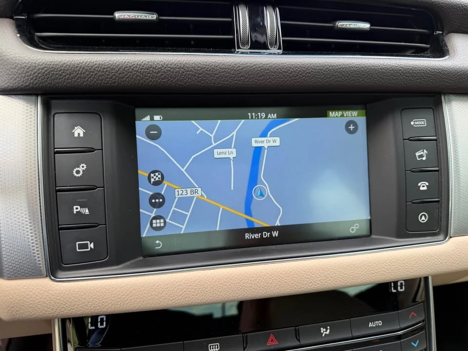 2016 Jaguar X260 XF - Image 9 of 10