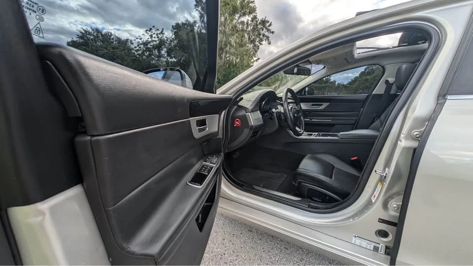 2016 Jaguar X260 XF - Image 12 of 19