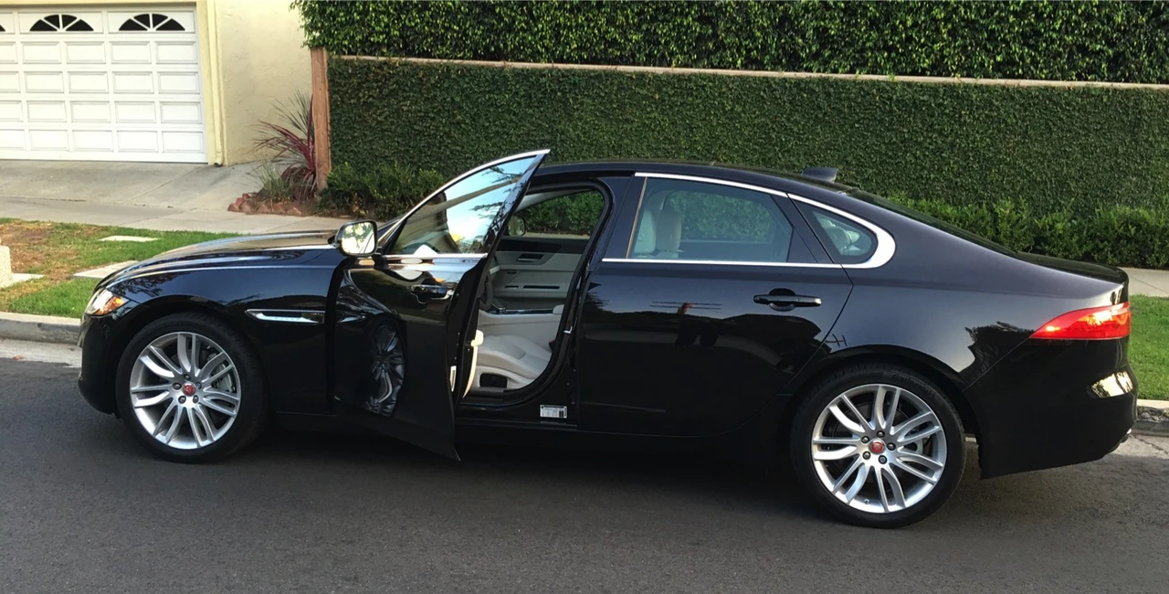 2016 Jaguar X260 XF - Image 4 of 10