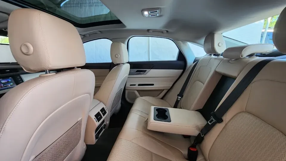 2016 Jaguar X260 XF - Image 18 of 19
