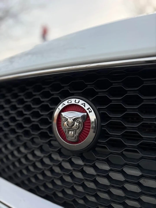 2016 Jaguar X260 XF - Image 9 of 10