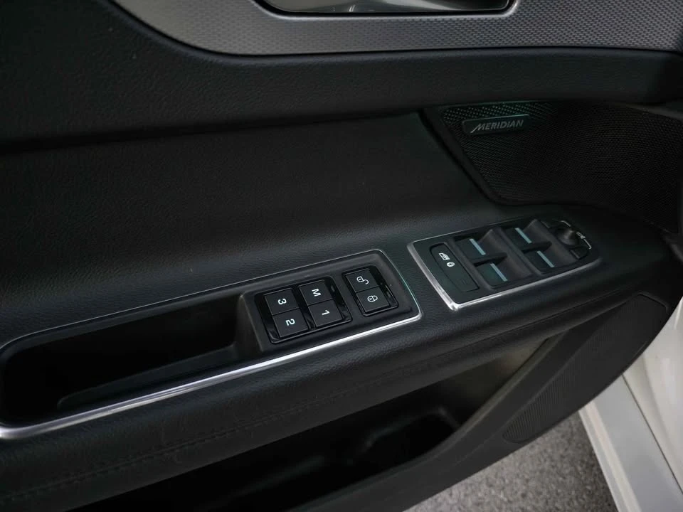 2016 Jaguar X260 XF - Image 13 of 16