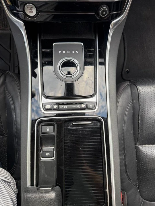 2016 Jaguar X260 XF - Image 8 of 13