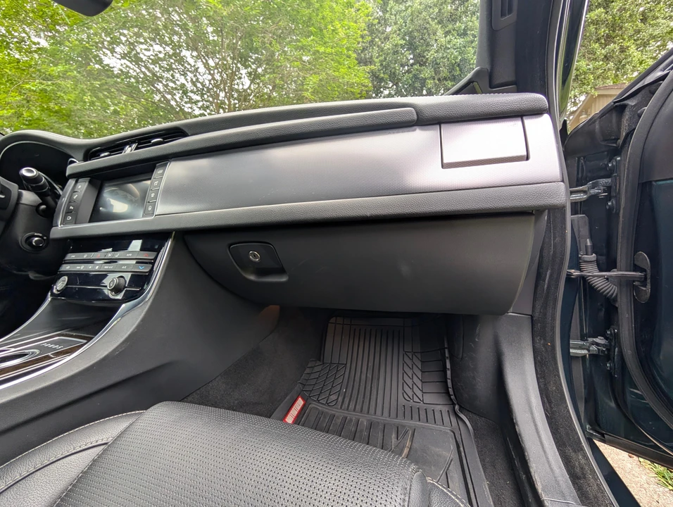 2016 Jaguar X260 XF - Image 31 of 31