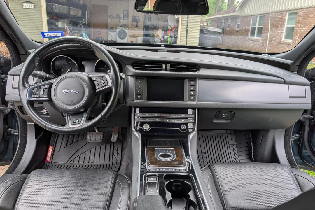 2016 Jaguar X260 XF - Image 23 of 31