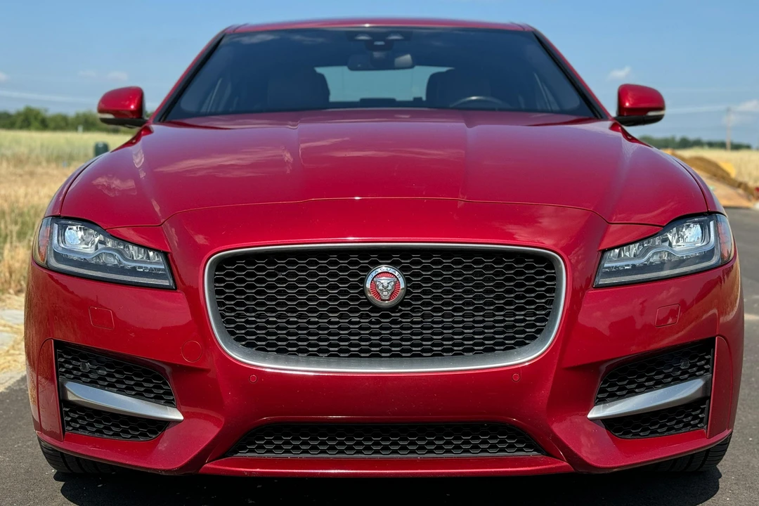 2016 Jaguar X260 XF - Image 2 of 31