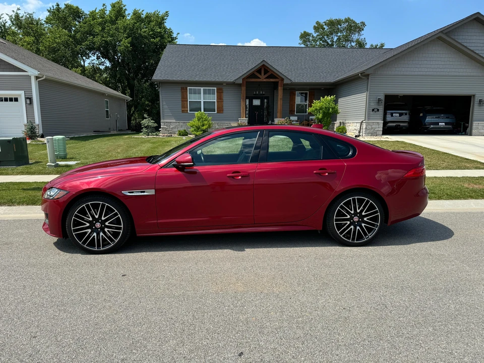 2016 Jaguar X260 XF - Image 8 of 31