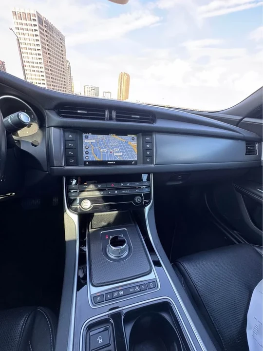 2016 Jaguar X260 XF - Image 16 of 19