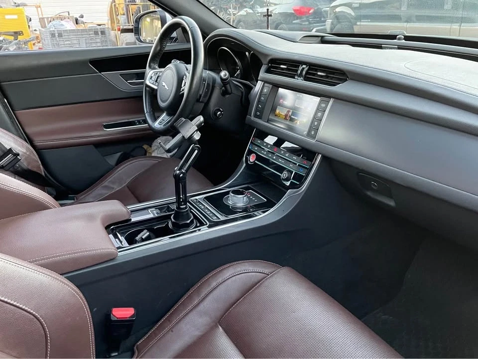 2016 Jaguar X260 XF - Image 10 of 17
