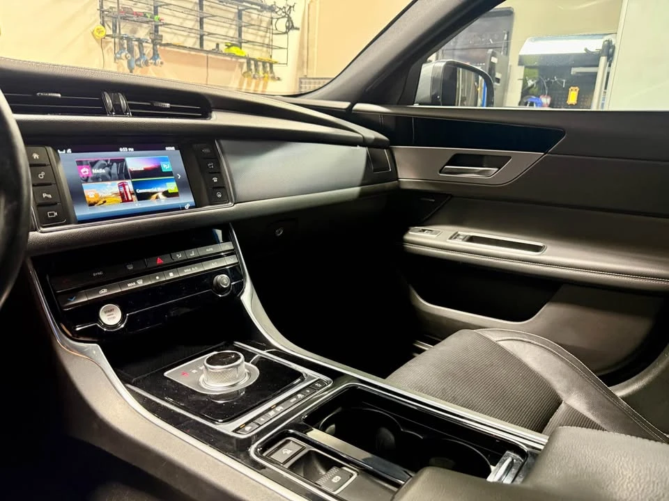 2016 Jaguar X260 XF - Image 18 of 20
