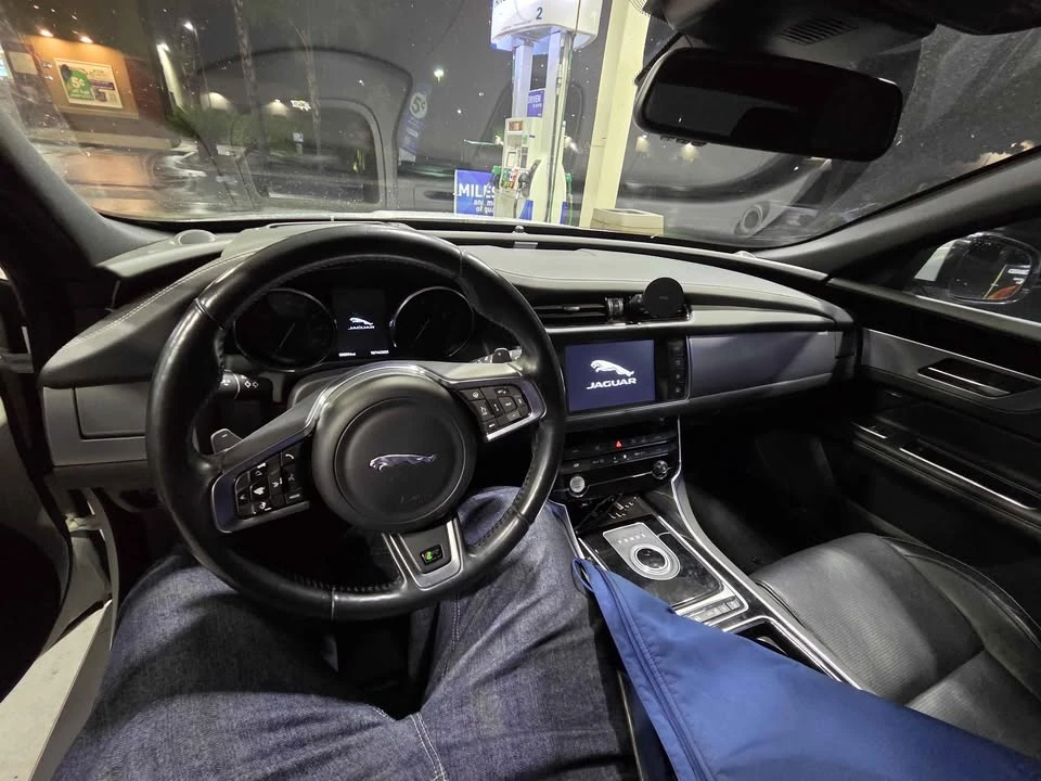 2016 Jaguar X260 XF - Image 2 of 2