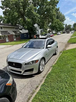 2016 Jaguar XF Luxury Sedan 4D