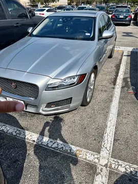 2016 Jaguar XF Luxury Sedan 4D