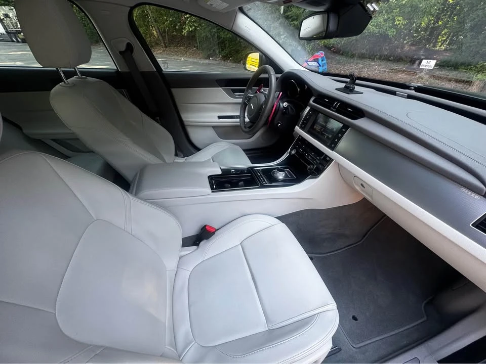 2016 Jaguar X260 XF - Image 12 of 17