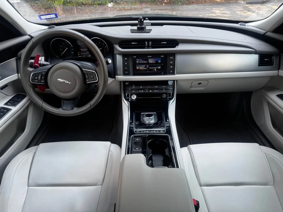 2016 Jaguar X260 XF - Image 9 of 17