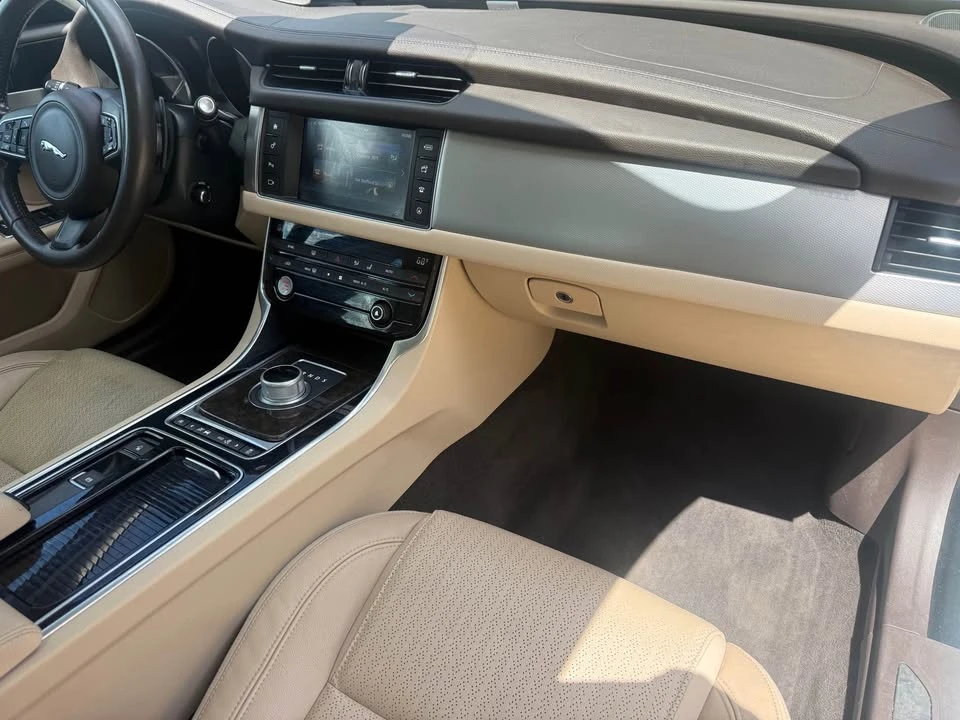 2016 Jaguar X260 XF - Image 14 of 20