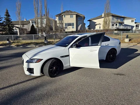 2016 Jaguar XF R-Sport